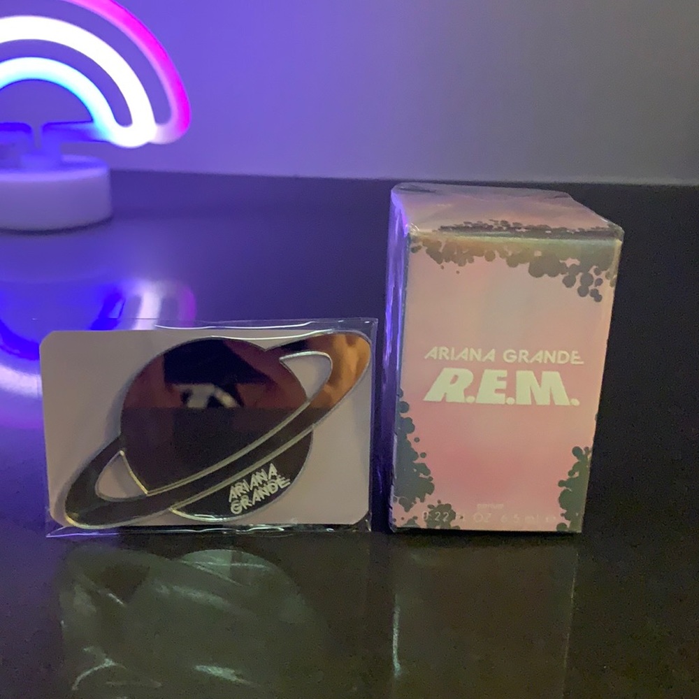 COPY - COPY - Brand new Ariana Grande REM Eau de Parfum 6.5 ml and small phone …